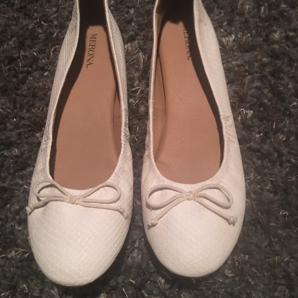 Sold! Merona Ivory Flats - Size 10